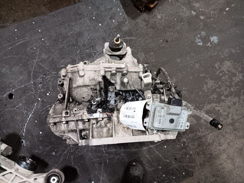 2017 Nissan Altima At, 2.5l (4 cylinder), (cvt), 3.00" starter mounting boss Used Transmission (Price- 1950)